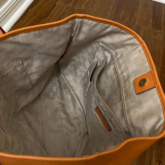 Preloved Michael Kors Tote - Picture 4 of 9